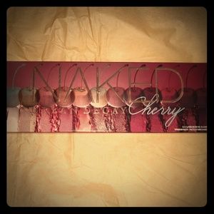 Naked 🍒 Urban Decay Eyeshadow Pallet